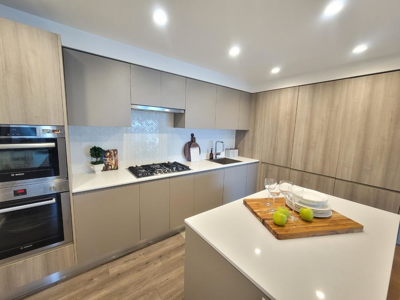 Listing Image 9