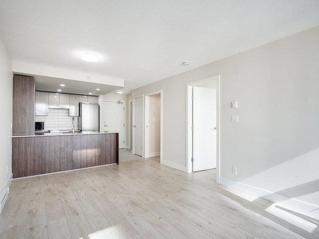 807 - 1088 Richards Street