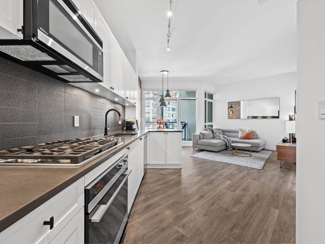 305 - 105 2nd Street W