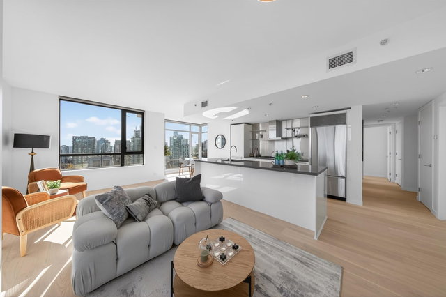 2601 - 788 Richards Street