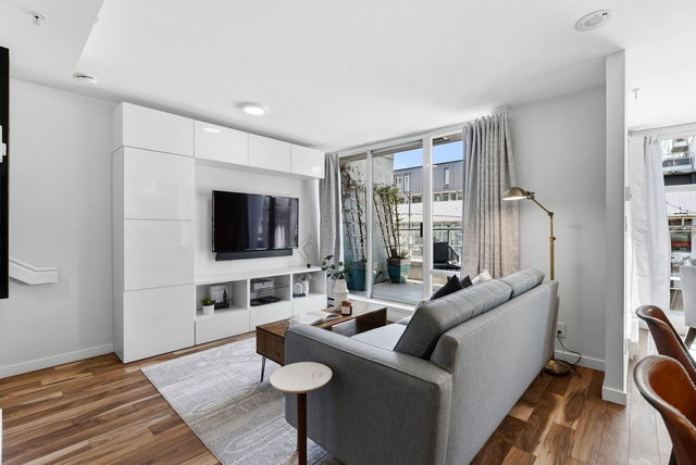 312 - 328 11th Avenue E