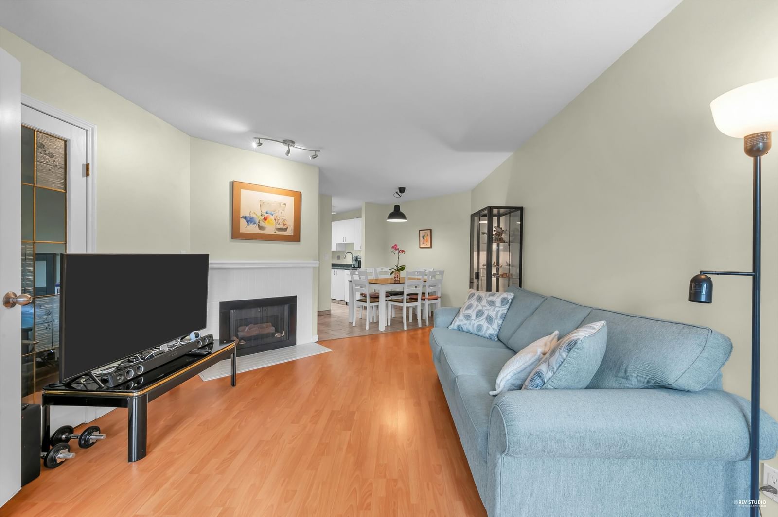 Listing Image 5