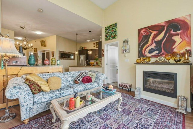 409 - 225 Francis Way