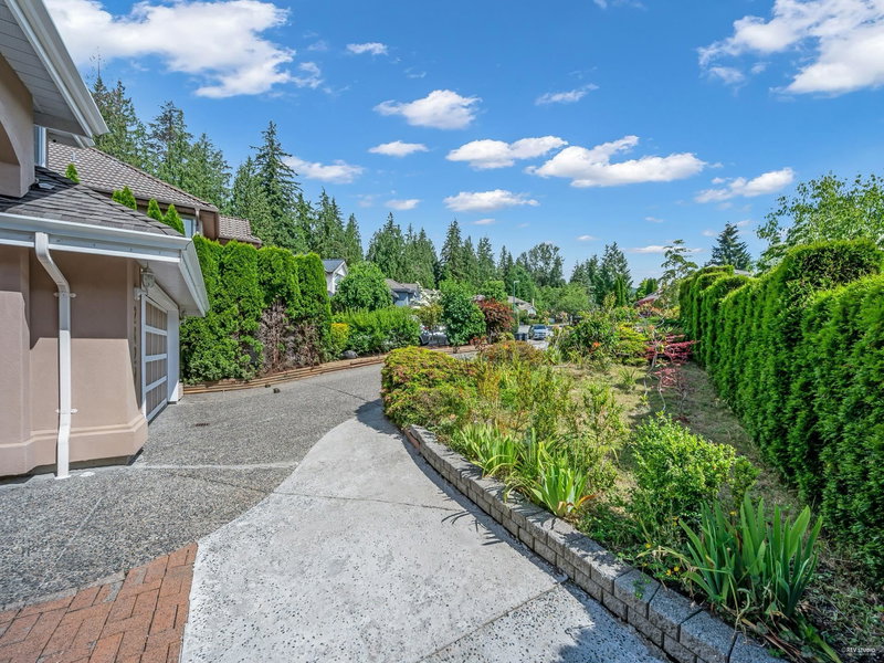 2620 Limestone Place, Coquitlam, V3E 2V1 | Image 3