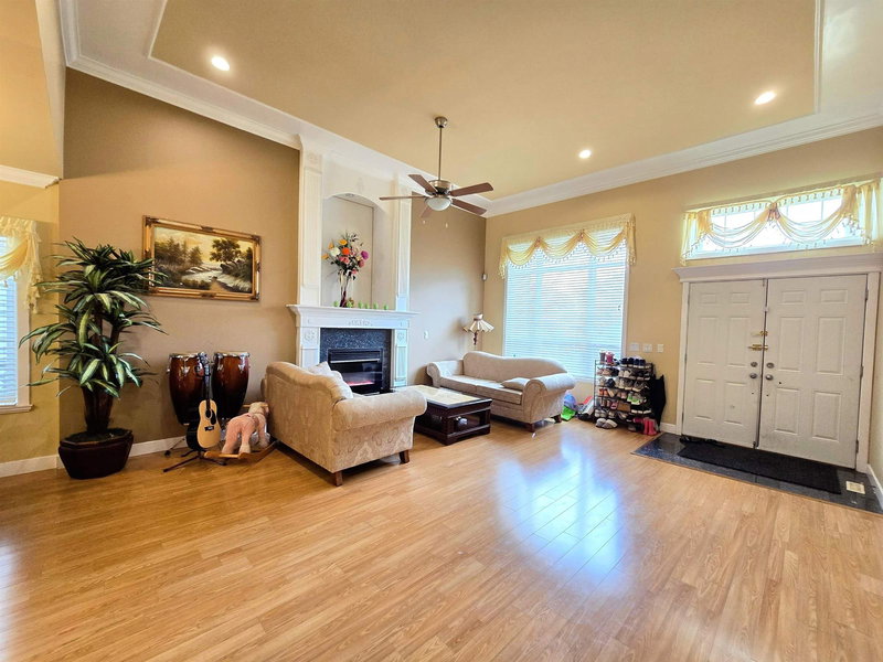 19650 73a Avenue, Langley, V2Y 3C4 | Image 2