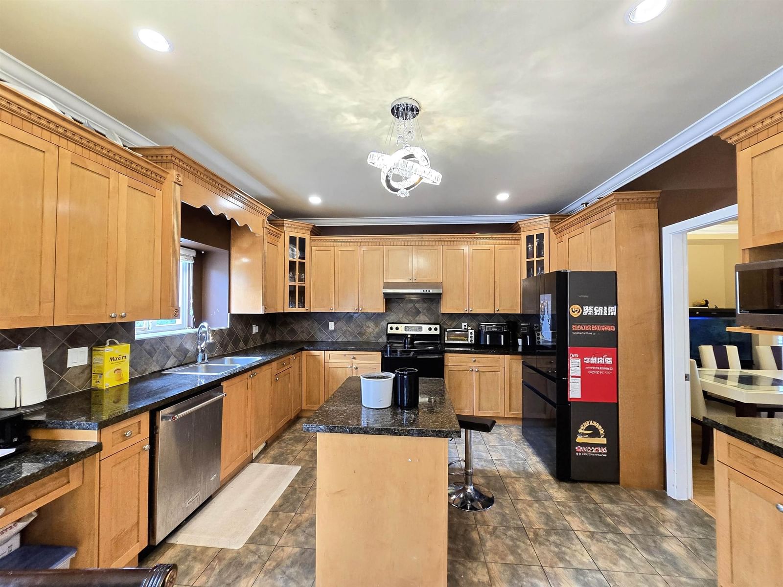 Listing Image 9