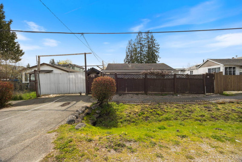 12710 113b Avenue, Surrey, V3V 3N1 | Image 2