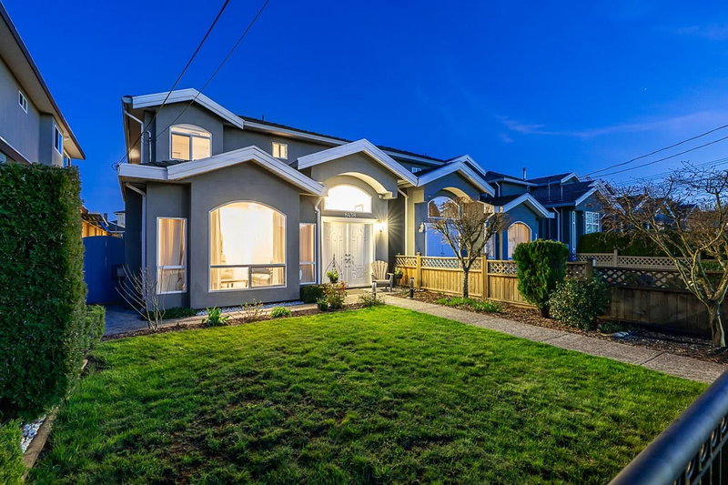 8438 14th Avenue, Burnaby, British Columbia