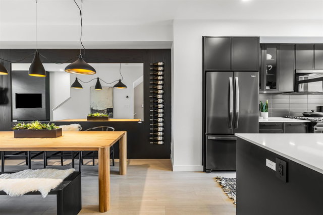 5 - 2886 Montrose Avenue