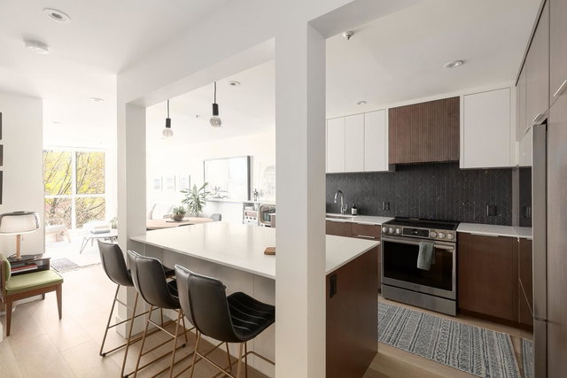 402 - 8460 Jellicoe Street