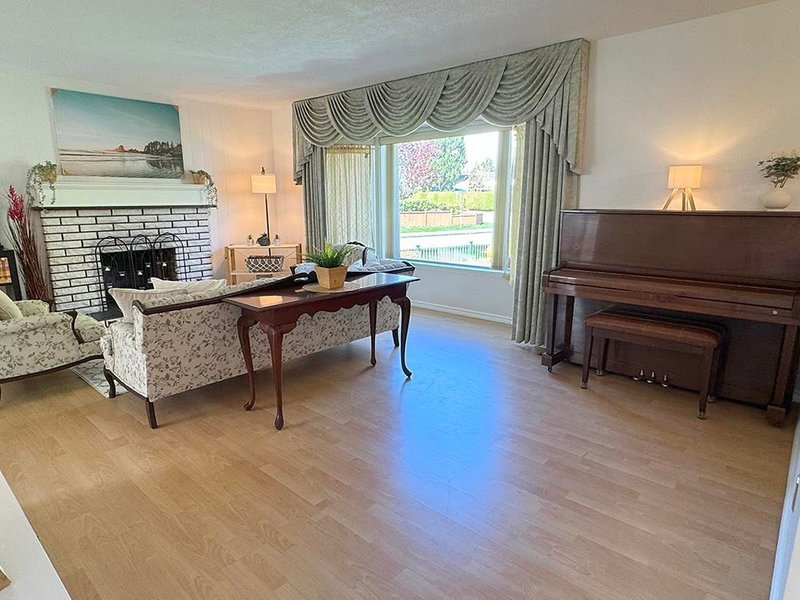 10844 Springmont Gate, Richmond, V7E 1Y4 | Image 3