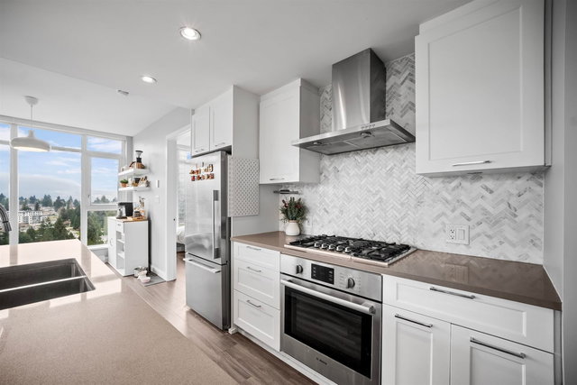 2005 - 520 Como Lake Avenue