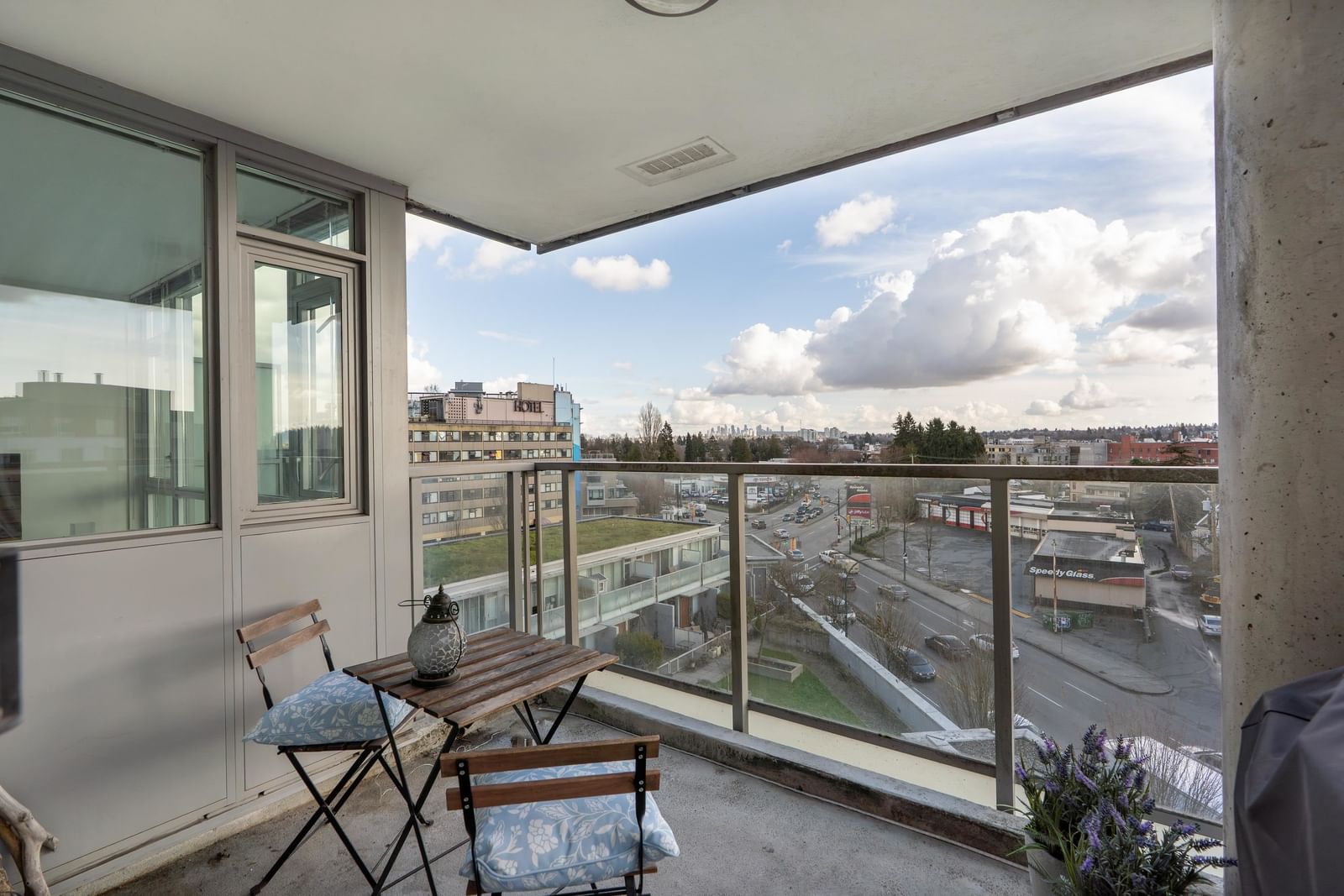Listing Image 10