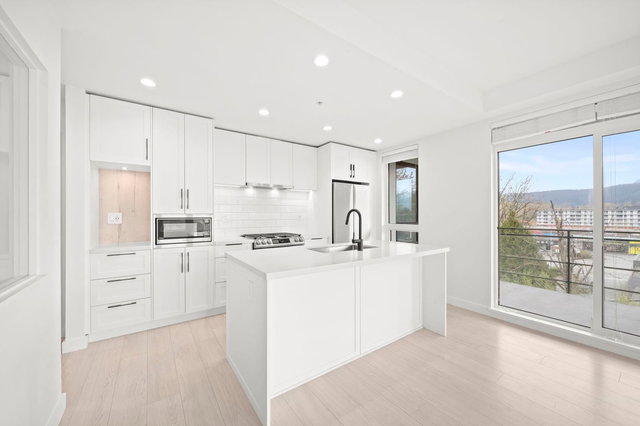 405 - 3038 St George Street