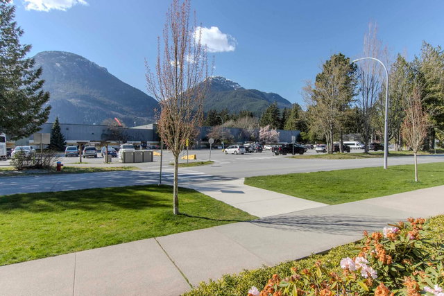 50 - 39548 Loggers Lane