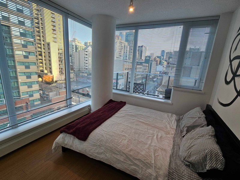 702 - 1325 Rolston Street, Vancouver, V6B 0M2 | Image 3