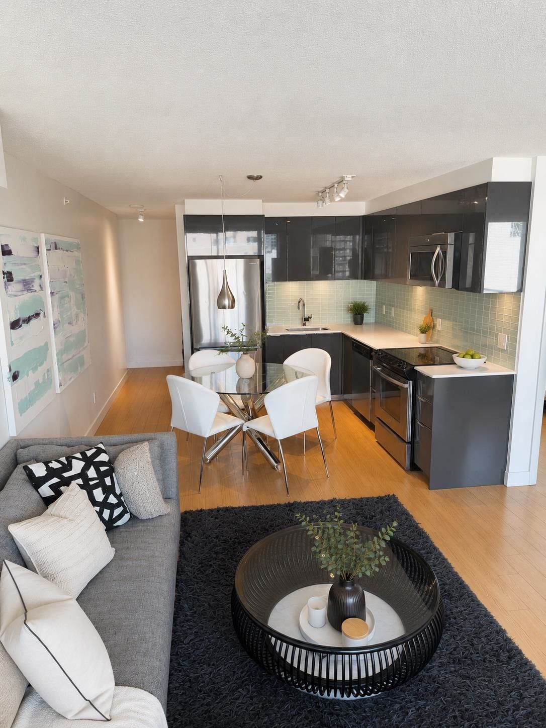 Listing Image 5