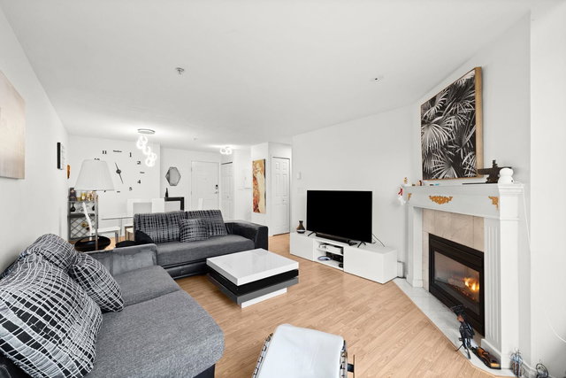 25 - 2378 Rindall Avenue