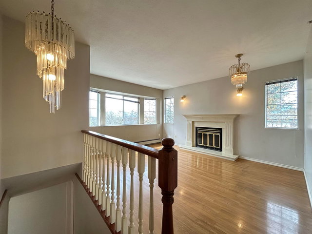 Upper - 4502 Nanaimo Street