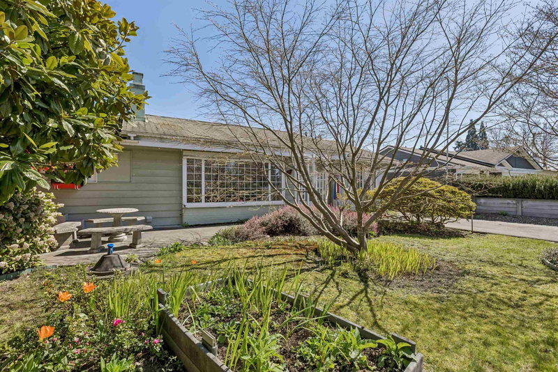 1222 Rosewood Crescent, North Vancouver, British Columbia