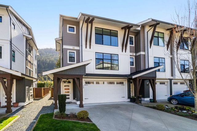 25 - 386 Pine Avenue