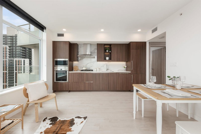 9887 Whalley Boulevard #3107, Surrey, British Columbia