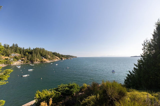 1759 Arbutus Point Road