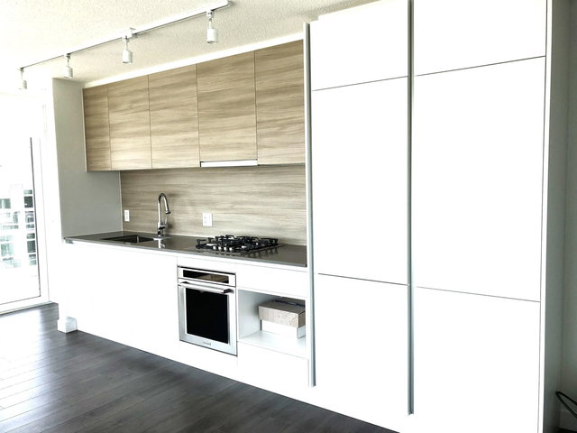 1905 - 908 Quayside Drive