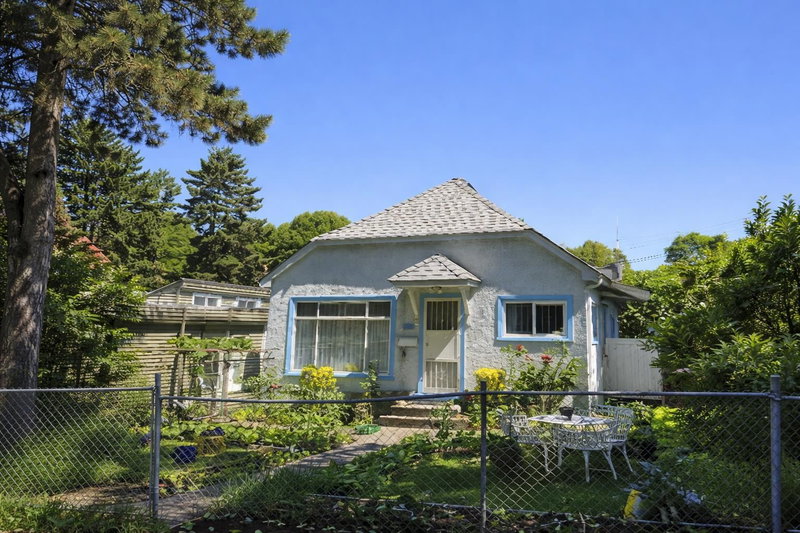 2719 Duke Street, Vancouver, British Columbia