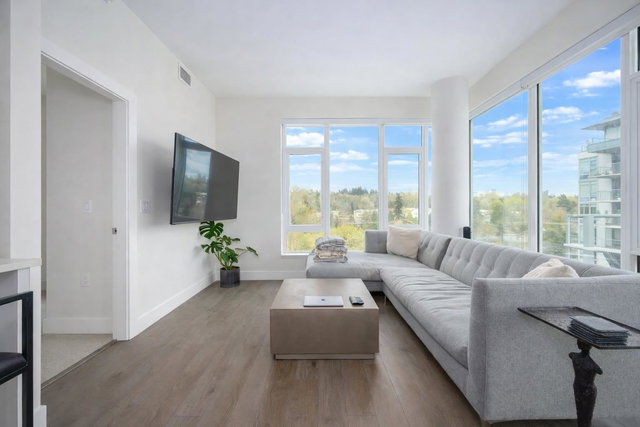 1601 - 8533 River District Crossing