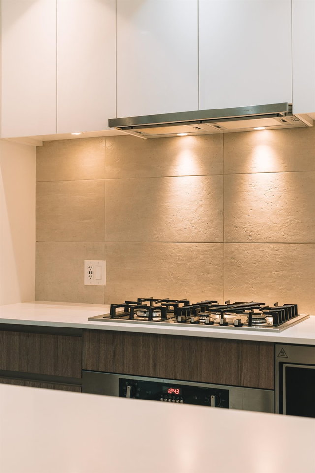 402 - 516 Foster Avenue