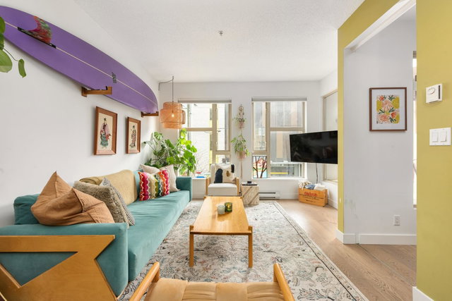 212 - 205 10th Avenue E