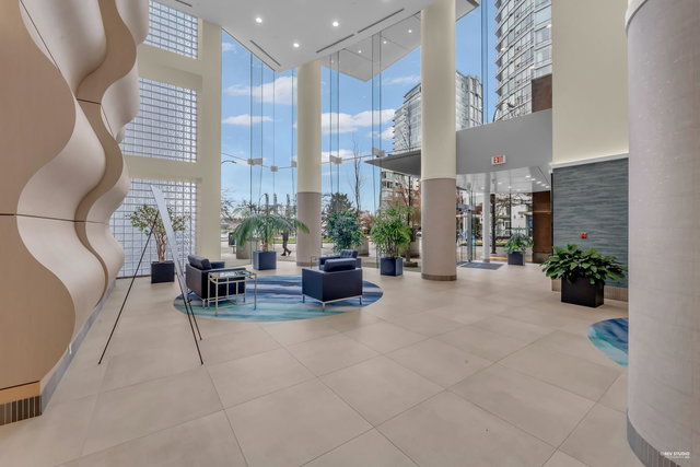 1707 - 1199 Marinaside Crescent