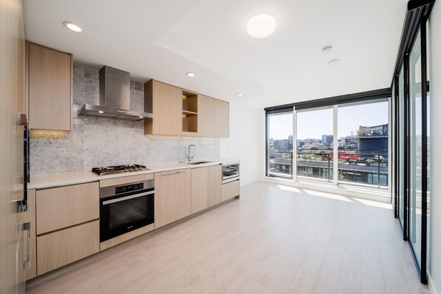 1305 - 1768 Cook Street