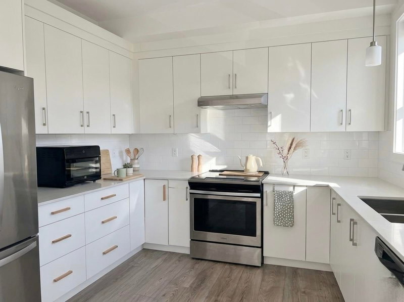 303 - 22577 Royal Crescent