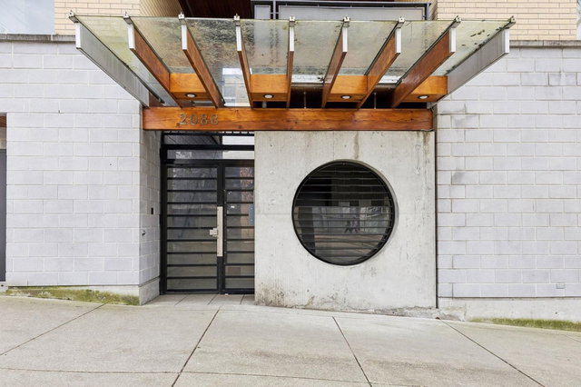 PH4 - 2088 11th Avenue W