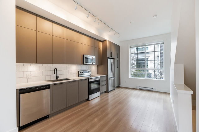 28 - 2838 Livingstone Avenue