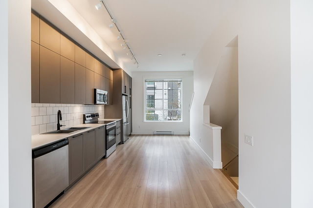 28 - 2838 Livingstone Avenue