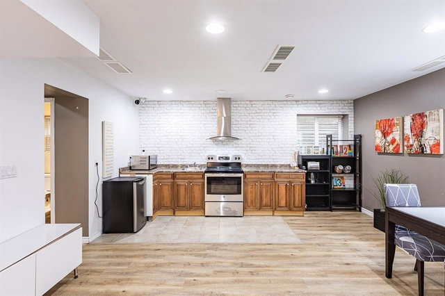 basement only - 687* 198b Street