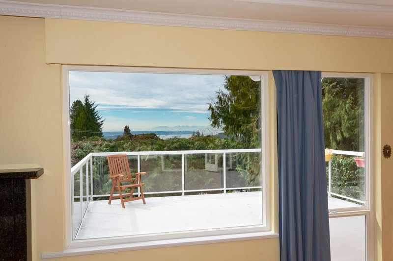 647 Blueridge Avenue, North Vancouver, British Columbia