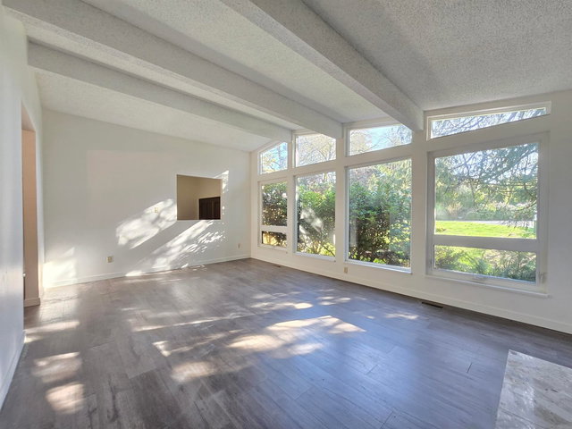 3639 Lynndale Crescent