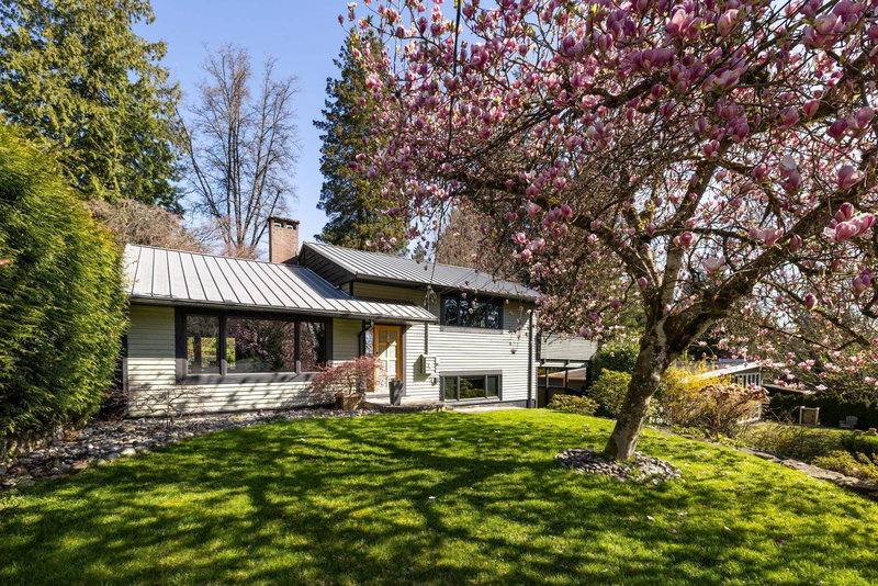 1374 15th Street E, North Vancouver, British Columbia