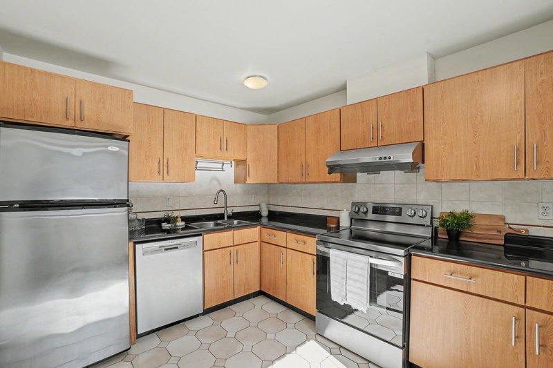 7305 Coronado Drive, Burnaby, V5A 1P9 | Image 2