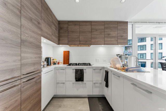 11xx - 7388 Kingsway