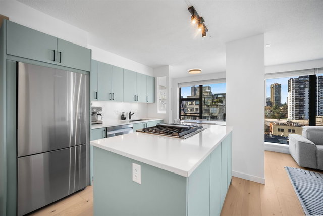 1002 - 1723 Alberni Street