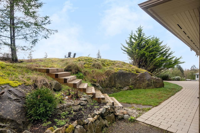 879 Seymour Bay Drive