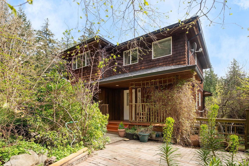 1347 Eagle Cliff Road, Bowen Island, British Columbia