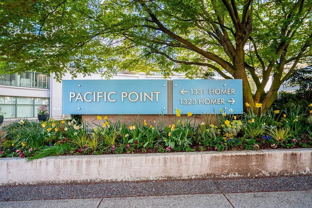 402 - 1323 Homer Street