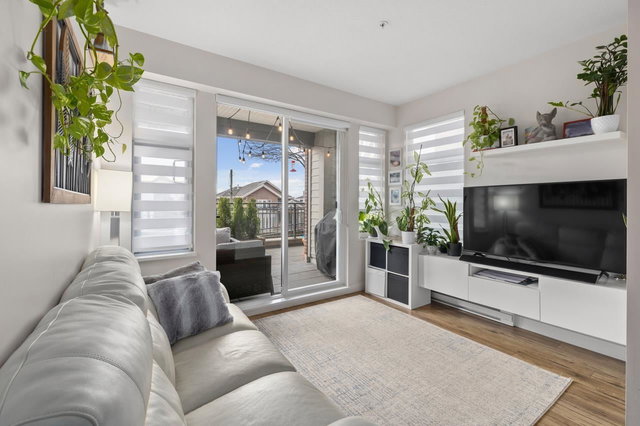 2102 - 963 Charland Avenue