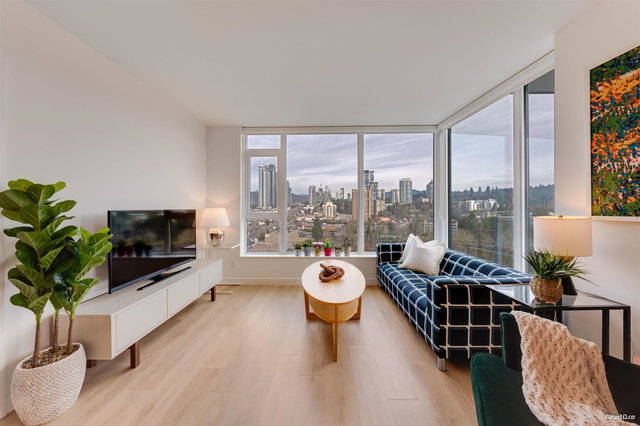 1302 - 318 Alderson Avenue